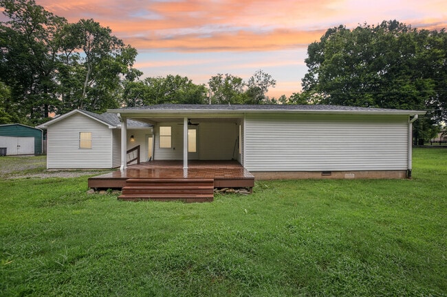 398 Old Douglas Rd in Gallatin, TN - Building Photo - Building Photo