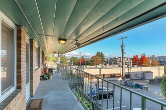 Birch Tree Apartments in Seattle, WA - Foto de edificio - Building Photo