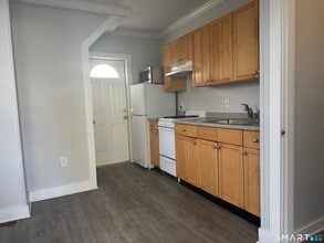 210 Prospect Ave in Shelton, CT - Building Photo - Building Photo