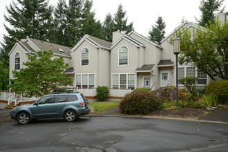 1-7 SW Erasmus Ct in Lake Oswego, OR - Building Photo - Building Photo