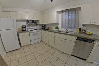 1310 N 10th St in Manhattan, KS - Building Photo - Building Photo