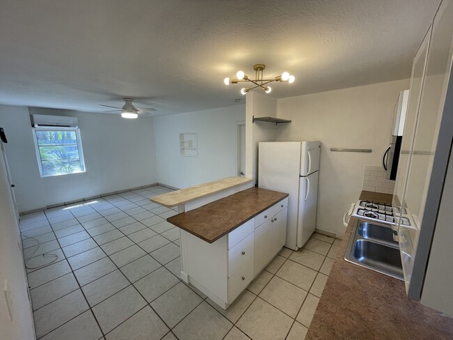 1425 Madison St, Unit B in Hollywood, FL - Building Photo - Building Photo