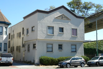 3532 Telegraph Ave in Oakland, CA - Foto de edificio - Building Photo