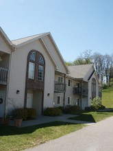 Oakwood Terrace Apartments in Reedsburg, WI - Building Photo - Building Photo