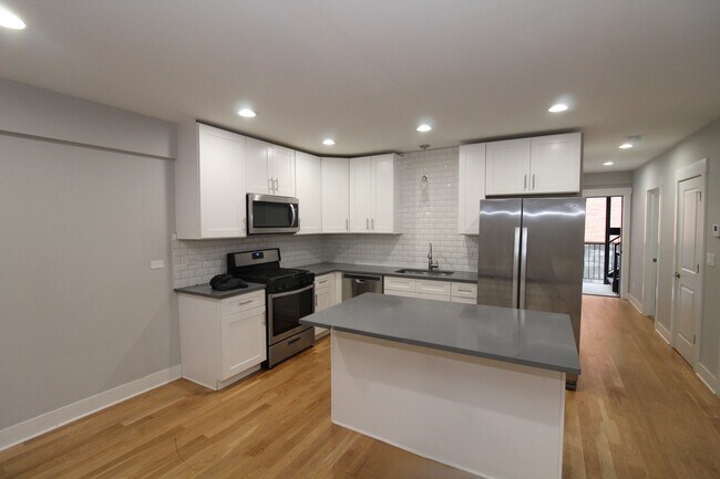 1411 W Taylor St in Chicago, IL - Building Photo - Building Photo