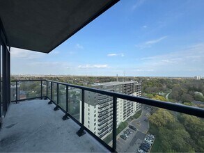 86 Dundas St E in Mississauga, ON - Building Photo - Building Photo