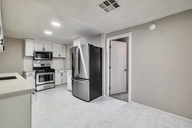 1535 W Buckeye Rd in Phoenix, AZ - Building Photo - Building Photo