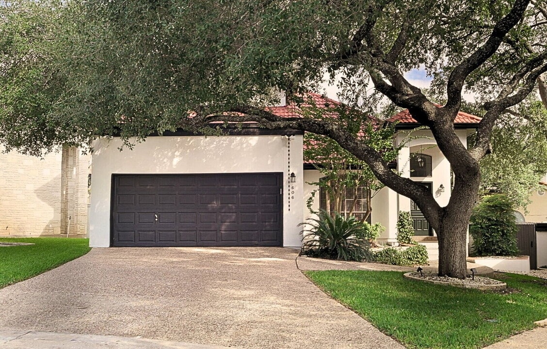 606 Wishing Star in San Antonio, TX - Building Photo
