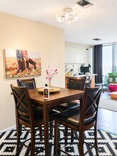 3600 Montrose Blvd, Unit 607 in Houston, TX - Foto de edificio - Building Photo