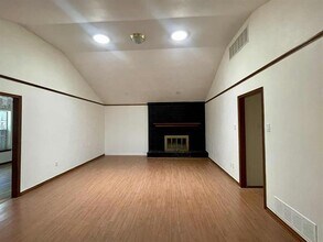 118 Oakhaven Dr in Grand Prairie, TX - Building Photo - Building Photo