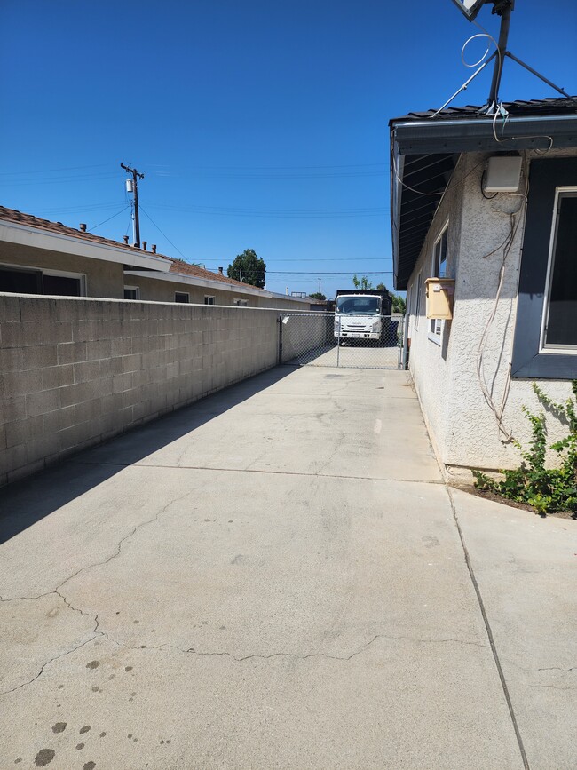 625 N Angeleno Ave, Unit Unit1 in Azusa, CA - Building Photo - Building Photo