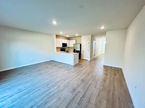 8459 Everly Preserve Dr in Lehigh Acres, FL - Foto de edificio - Building Photo