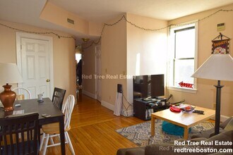 17 Highgate St, Unit 9 in Boston, MA - Building Photo - Building Photo
