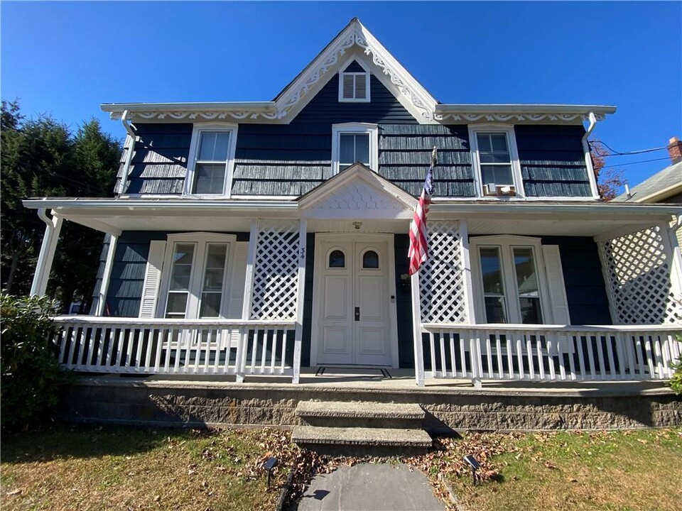 34 Buckley St in Port Jervis, NY - Foto de edificio