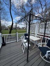 13 Clarendon Ave, Unit 2 in Somerville, MA - Foto de edificio - Building Photo