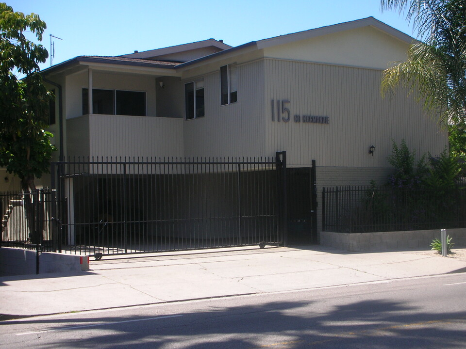 115 N Normandie Ave in Los Angeles, CA - Building Photo