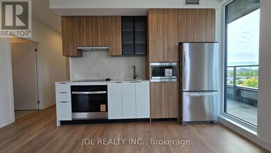 1037 The Queensway in Toronto, ON - Building Photo - Building Photo