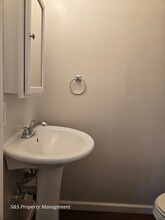 8879 Salmon Falls Dr in Sacramento, CA - Foto de edificio - Building Photo