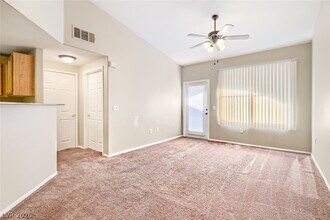 10001 Peace Way in Las Vegas, NV - Building Photo - Building Photo