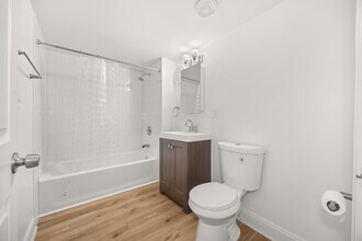 2228 S Wood St in Chicago, IL - Building Photo - Building Photo