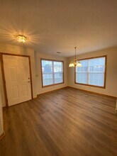 3906 SW Charthwell Ct in Lee's Summit, MO - Building Photo - Building Photo