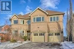 82 Brookeview Dr in Aurora, ON - Building Photo
