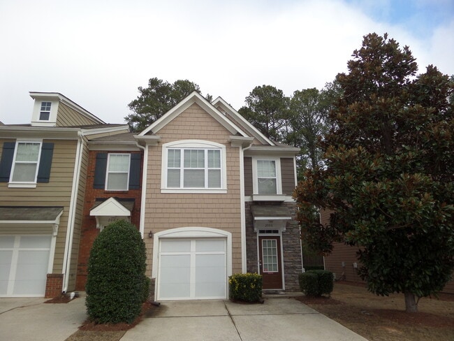 property at 2000 Lakeshore Overlook Cir NW