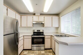 Fairwood Pond in Renton, WA - Building Photo - Building Photo