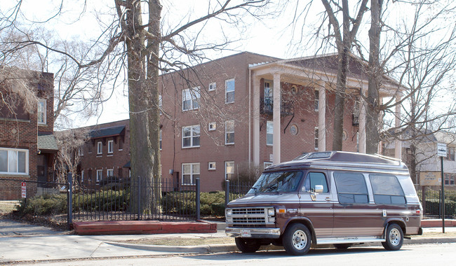 Brownstone Apartments in Indianapolis, IN - Building Photo - Building Photo