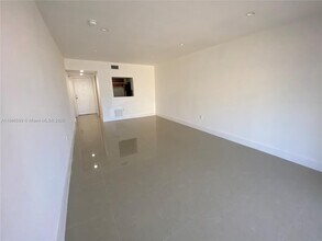 3700 NW 21st St in Lauderdale Lakes, FL - Building Photo - Building Photo
