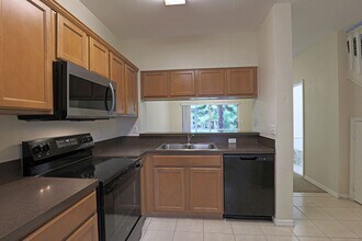 8205 Pacific Beach Dr in Ft. Myers, FL - Building Photo - Building Photo