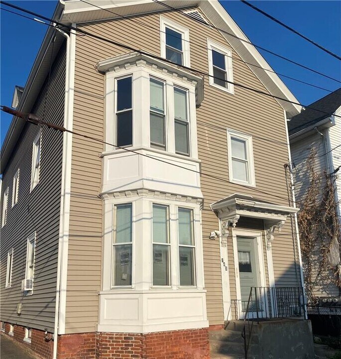 145 Dunnell Ave in Pawtucket, RI - Building Photo