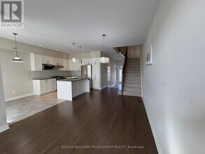 324 Rainrock Cres in Ottawa, ON - Building Photo - Building Photo