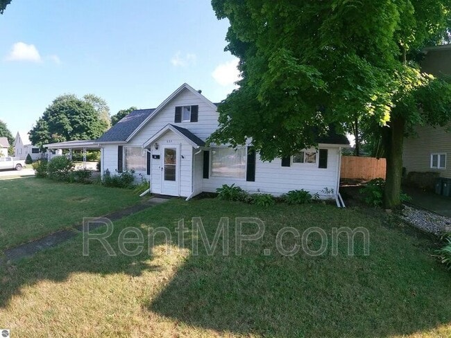 property at 620 E Gaylord St