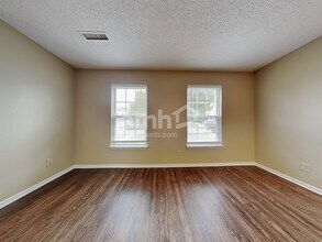 13426 Allegiance Dr in Fishers, IN - Foto de edificio - Building Photo