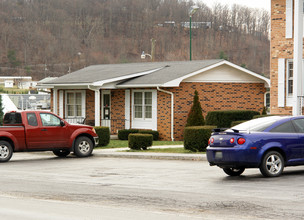 Sherwood Apartments in Princeton, WV - Building Photo - Building Photo