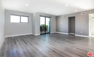 14612 Calvert St in Los Angeles, CA - Building Photo - Building Photo