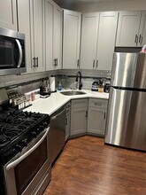 284 E 8th St, Unit #3 in Boston, MA - Building Photo - Building Photo