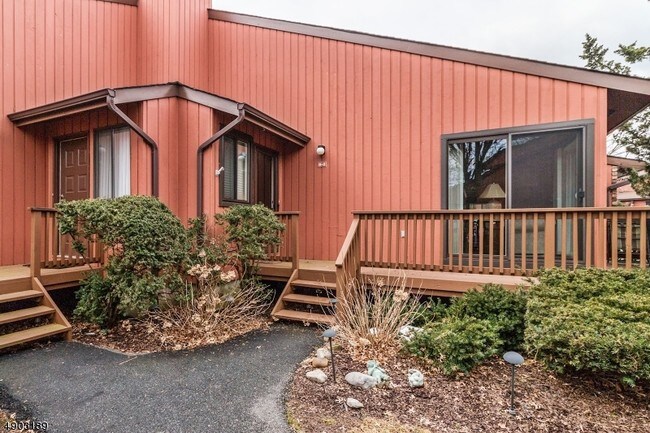 250 Ridgedale Ave in East Hanover, NJ - Building Photo - Building Photo