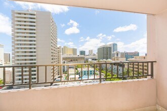 2240 Kuhio Ave. in Honolulu, HI - Building Photo - Building Photo