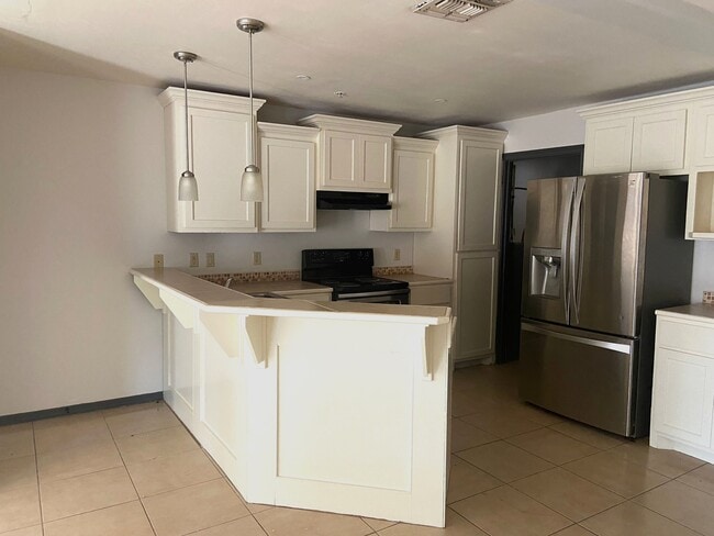 1202 W Kiwi Ave, Unit A in Pharr, TX - Building Photo - Building Photo
