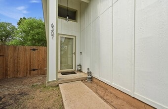 6307 Tara Dr in Austin, TX - Foto de edificio - Building Photo