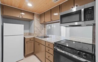 408 Marshall Ct in Fort Walton Beach, FL - Building Photo