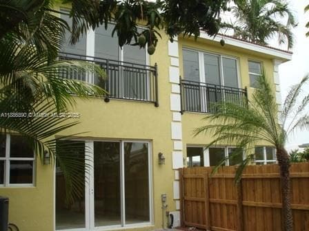 1238 NE 14th Ave in Fort Lauderdale, FL - Foto de edificio - Building Photo