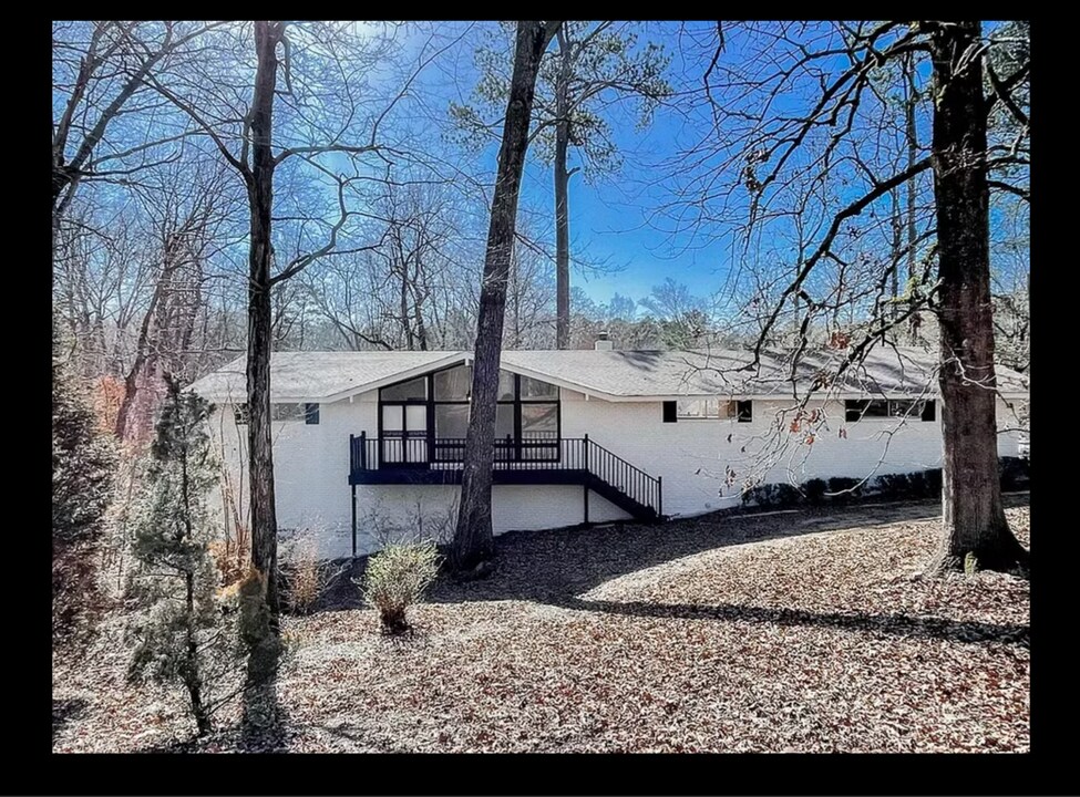 323 Forrest Glen Rd in Columbus, MS - Building Photo