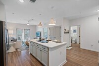 Primrose Apartments photo'