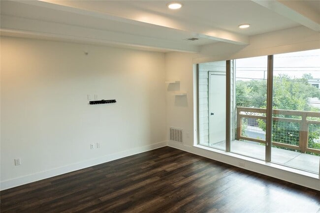 4704 Sunset Trail in Austin, TX - Foto de edificio - Building Photo