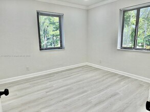 11643 NE 11th Pl in Biscayne Park, FL - Building Photo - Building Photo