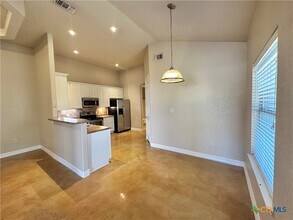 362 E Faust St in New Braunfels, TX - Building Photo - Building Photo