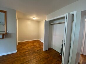 1117 S Westnedge Ave in Kalamazoo, MI - Foto de edificio - Building Photo